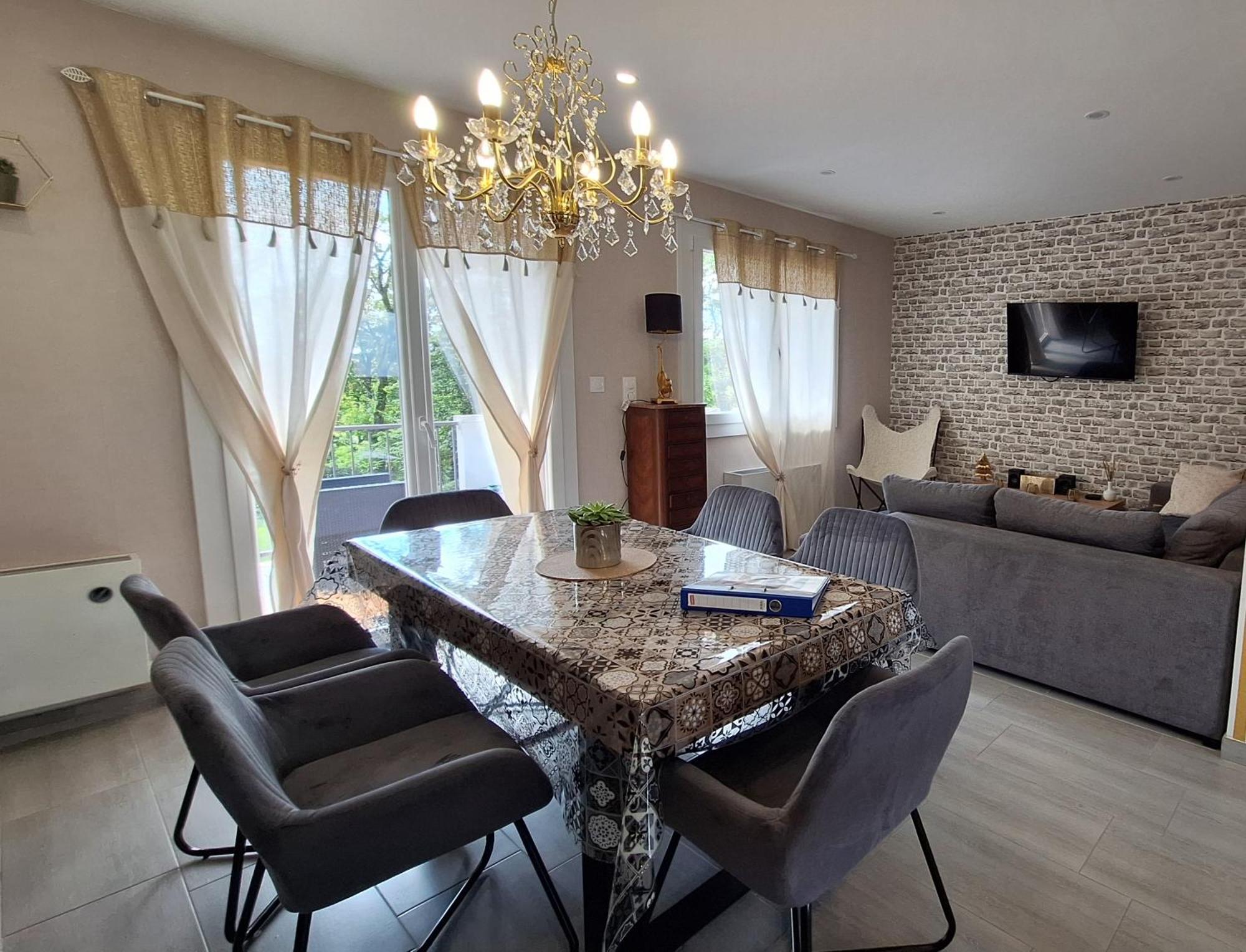 Agreable Maison Avec Jardin A Joinville Bagian luar foto